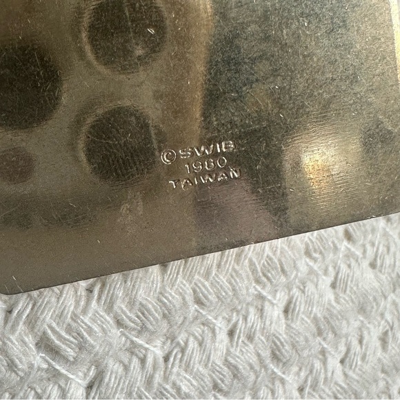 Vintage SHEILA Rainbow Enamel Brass Keychain Marked 1980 Tawain Gift - Picture 6 of 6